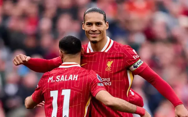 فان دايك يقترب من إنجاز تاريخي بعد عامين ونصف دون غياب عن المباريات